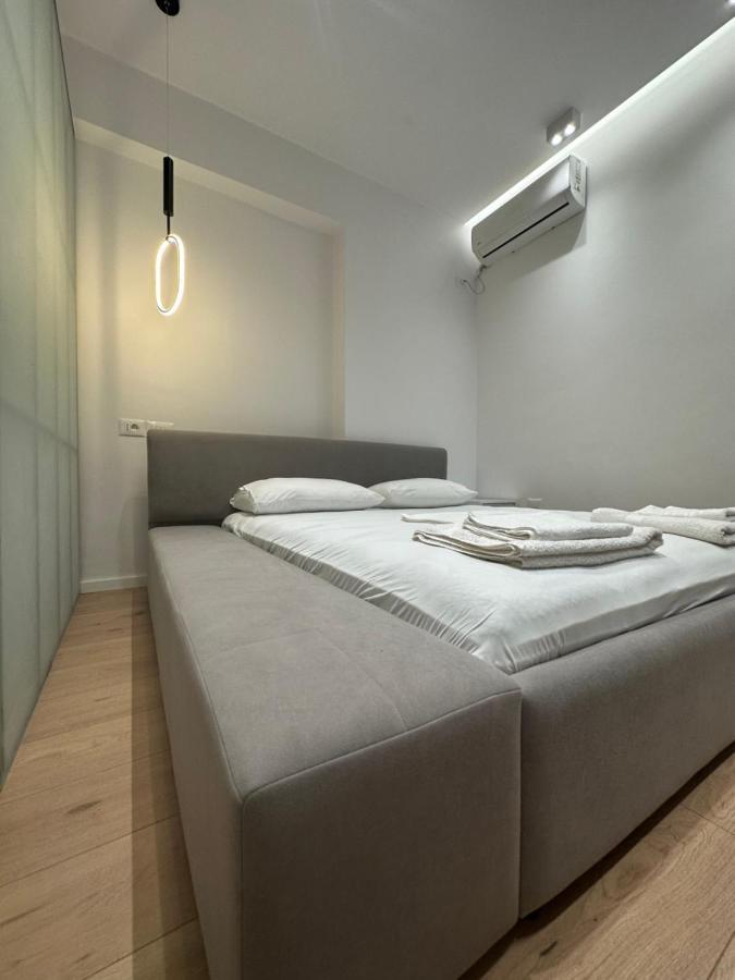 Britney'S Apartments Tirana Kültér fotó