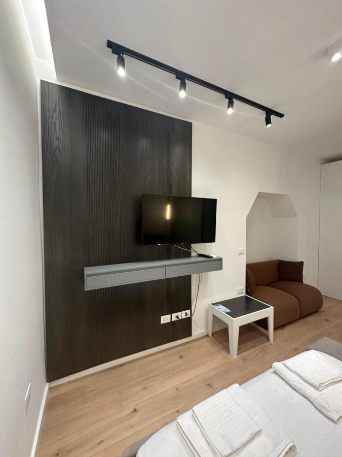 Britney'S Apartments Tirana Kültér fotó